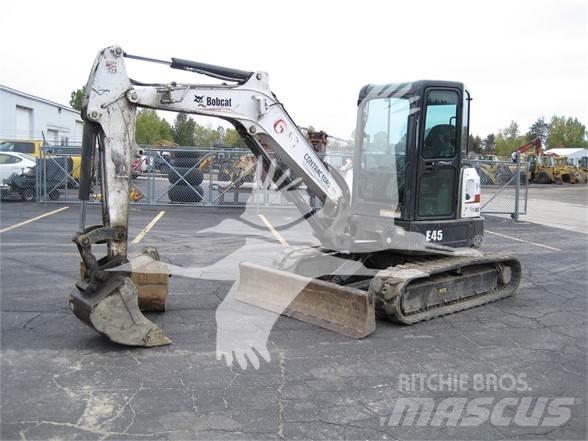 Bobcat E45 小型挖掘机