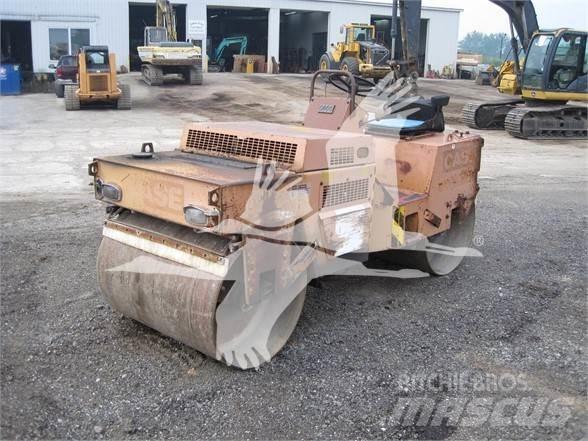 CASE W252 单轮压路机