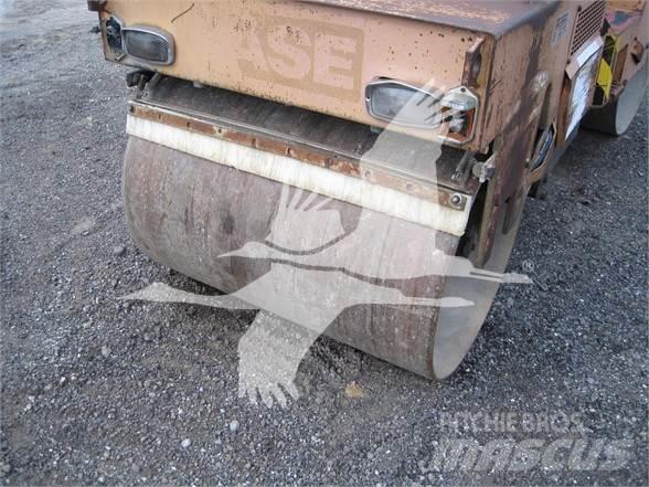 CASE W252 单轮压路机