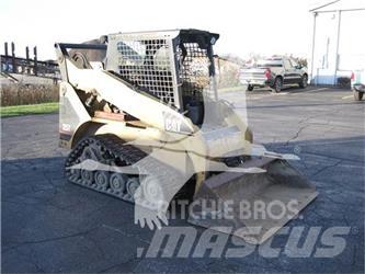 CAT 257 滑移装载机