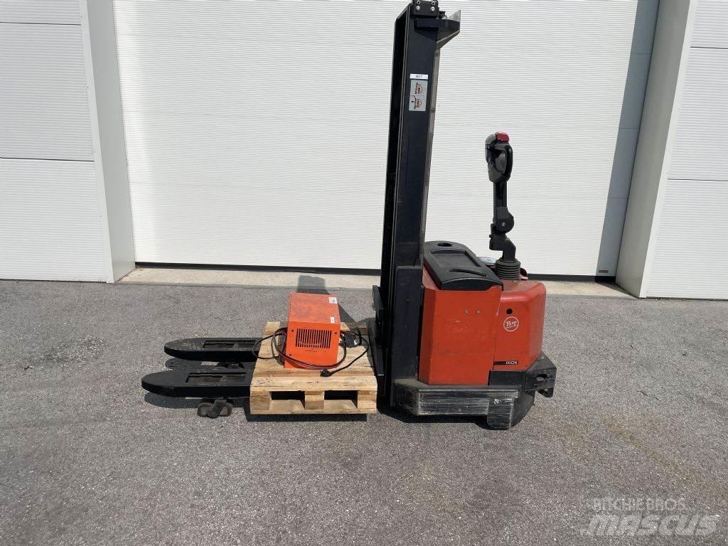 BT SWE120L 手推堆垛车