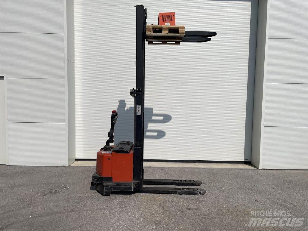 BT SWE120L 手推堆垛车