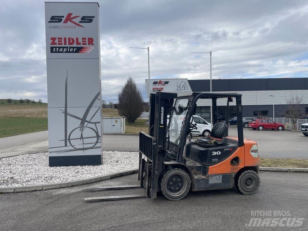 Doosan D30S-5 柴油叉车