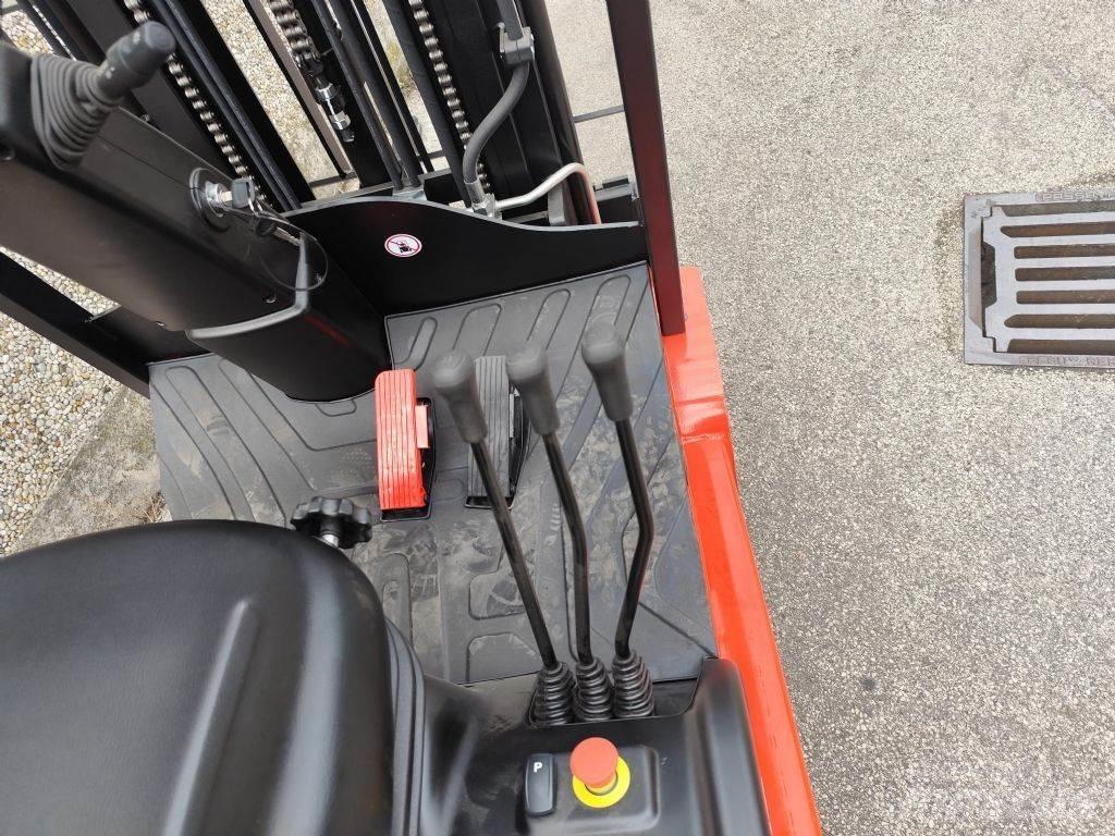 EP TCL101 电动叉车