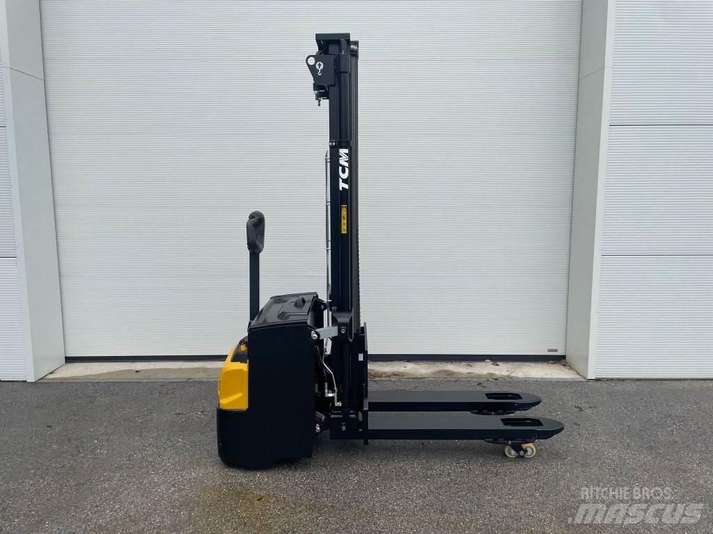TCM SPW14-N3 手推堆垛车