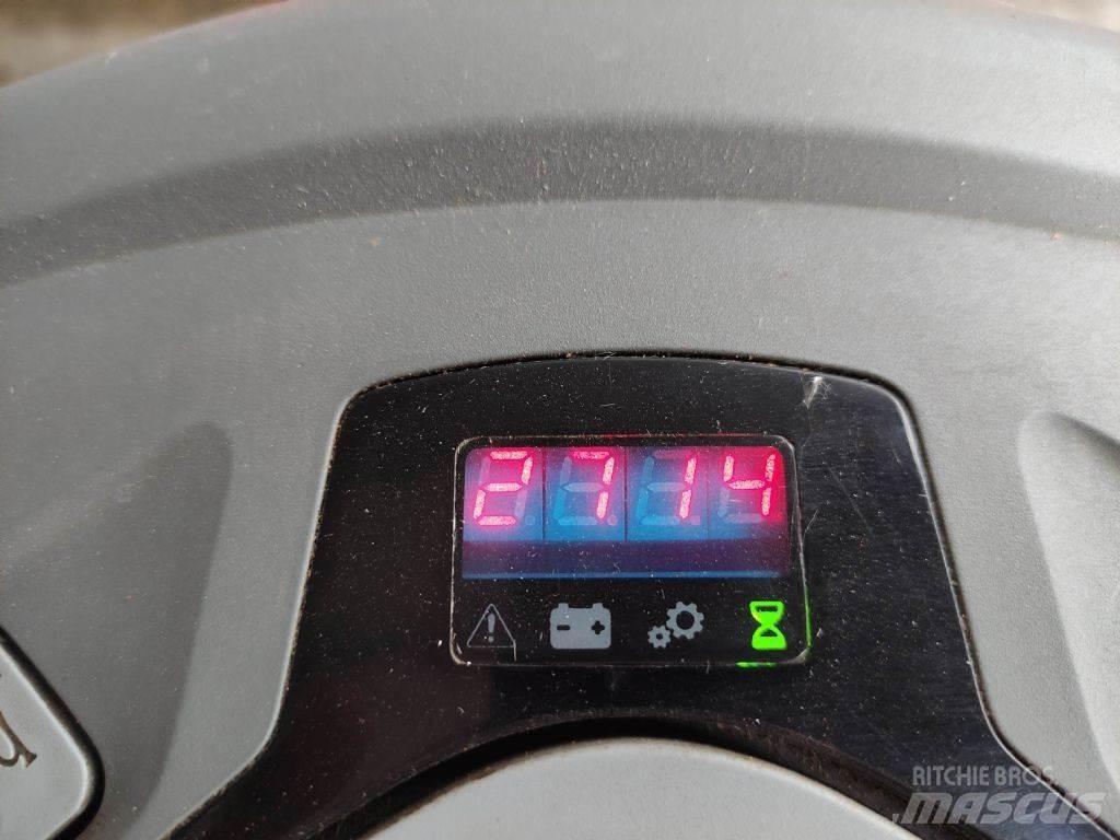 BT LWE250 手摇升降机