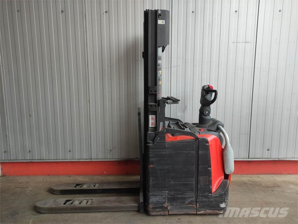 BT SPE 120 手推堆垛车