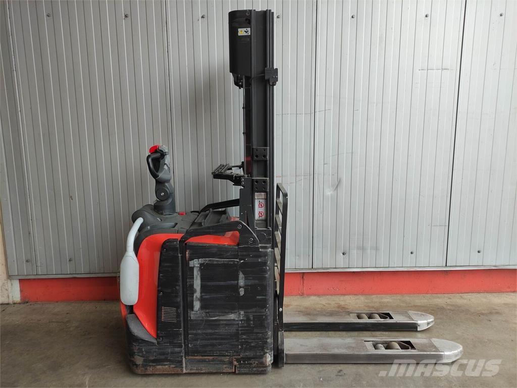 BT SPE 120 手推堆垛车