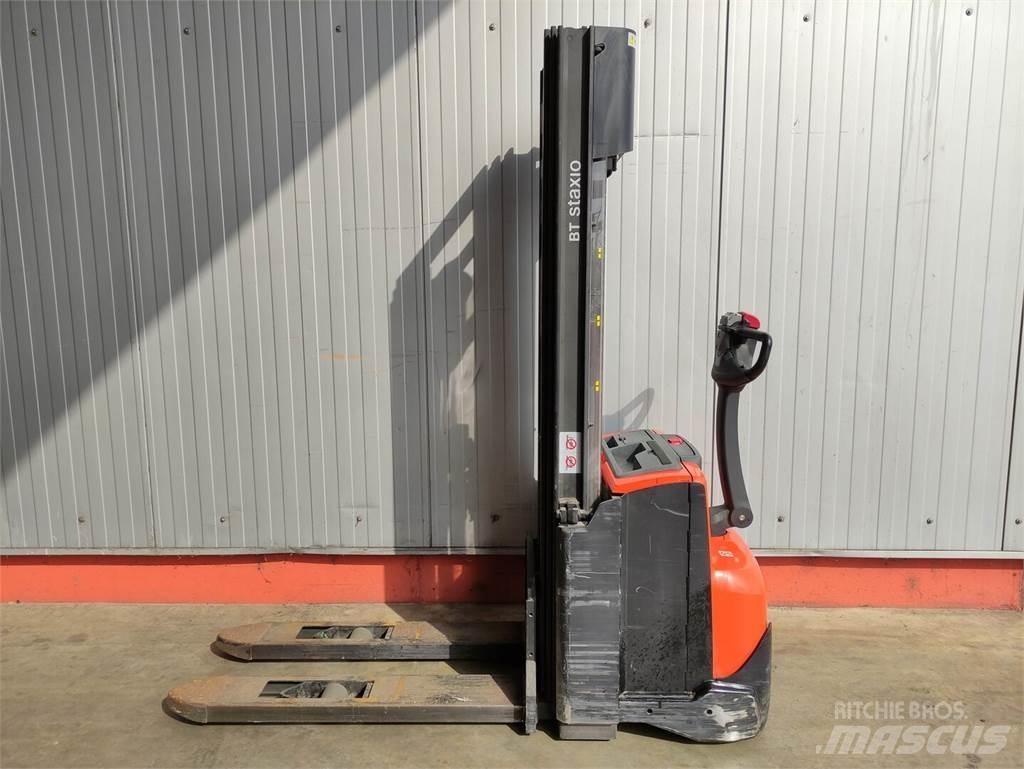 BT SWE120 手推堆垛车