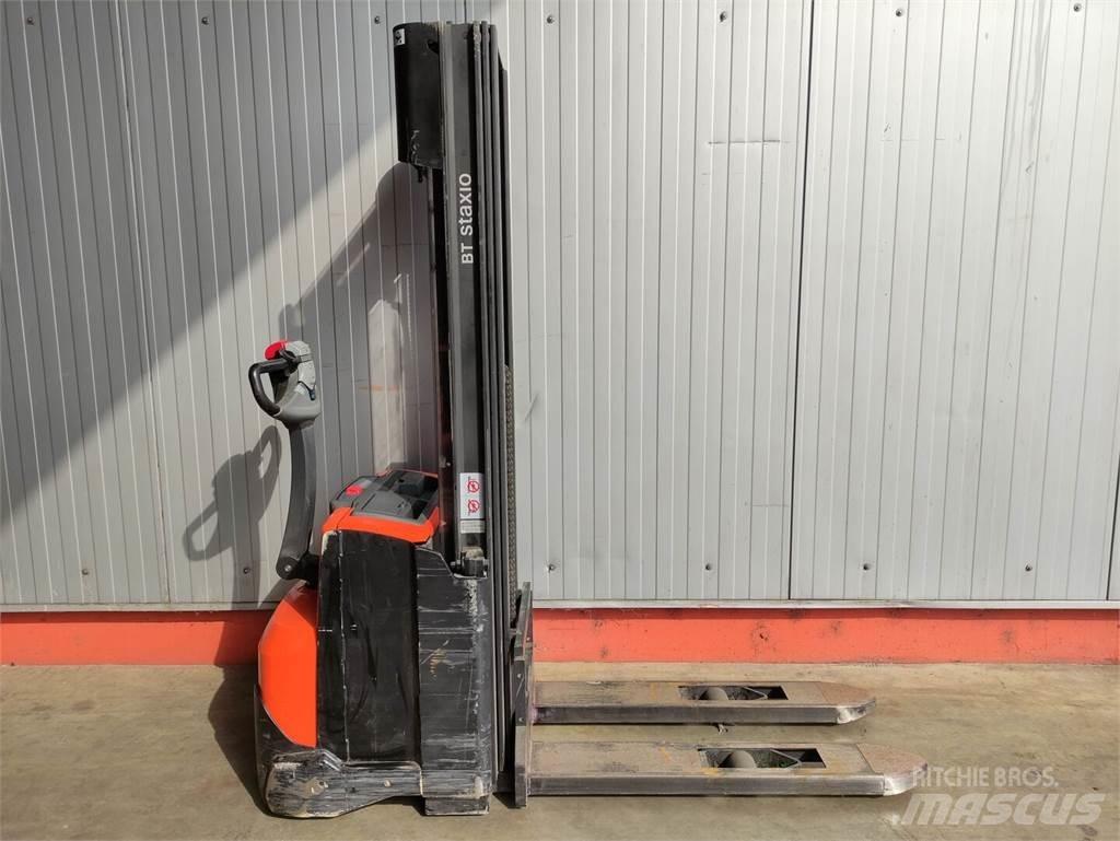 BT SWE120 手推堆垛车
