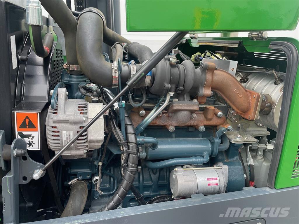 Combilift C4000 侧卸式铲车