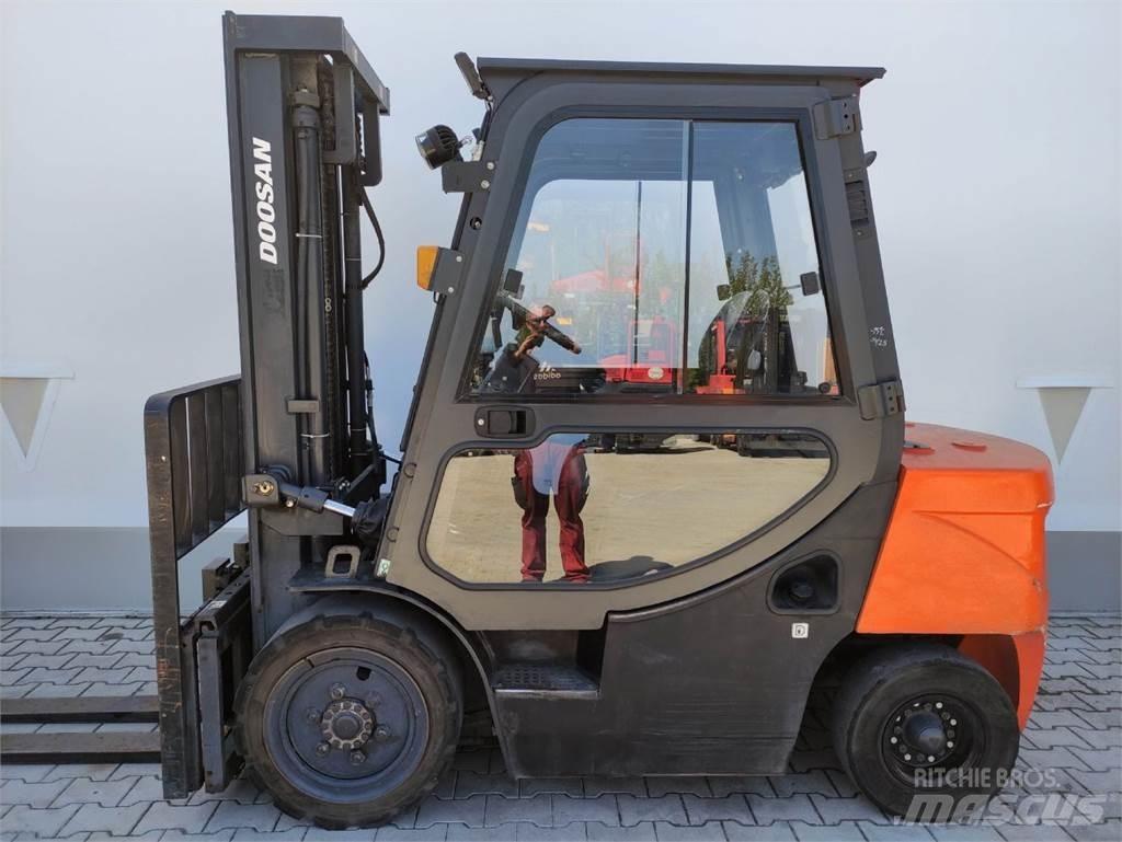 Doosan D30 GP 柴油叉车