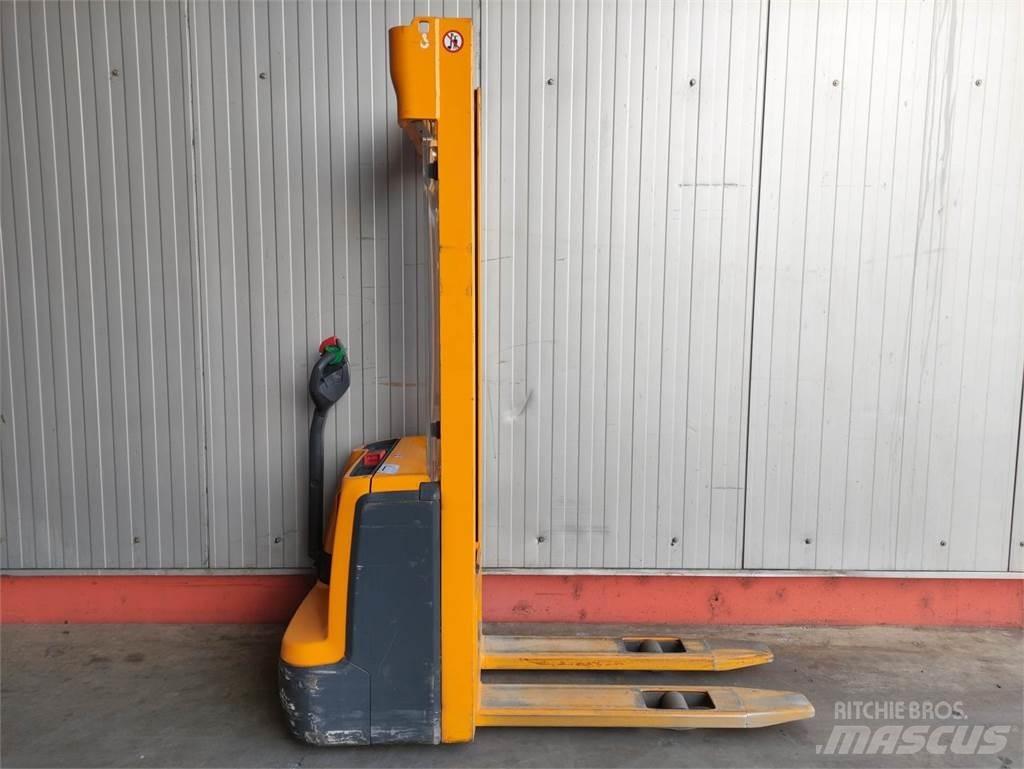 Jungheinrich EJC 112 手推堆垛车