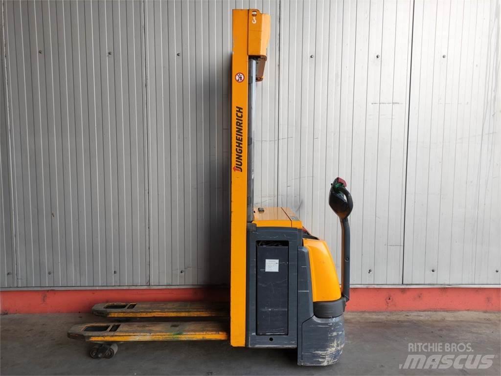 Jungheinrich EJC 212 Z 手推堆垛车