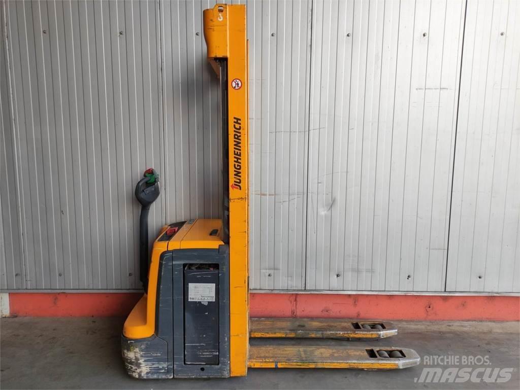 Jungheinrich EJC 212 Z 手推堆垛车