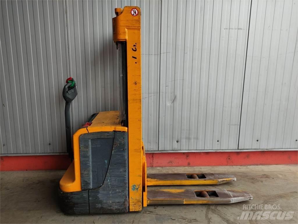 Jungheinrich EJC216 手推堆垛车