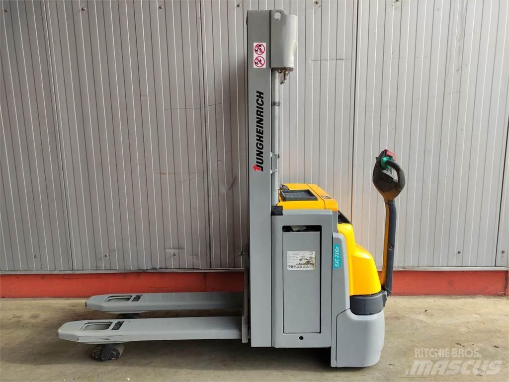 Jungheinrich EJC216z 手推堆垛车