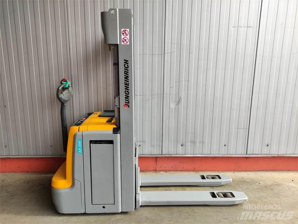 Jungheinrich EJC216z 手推堆垛车