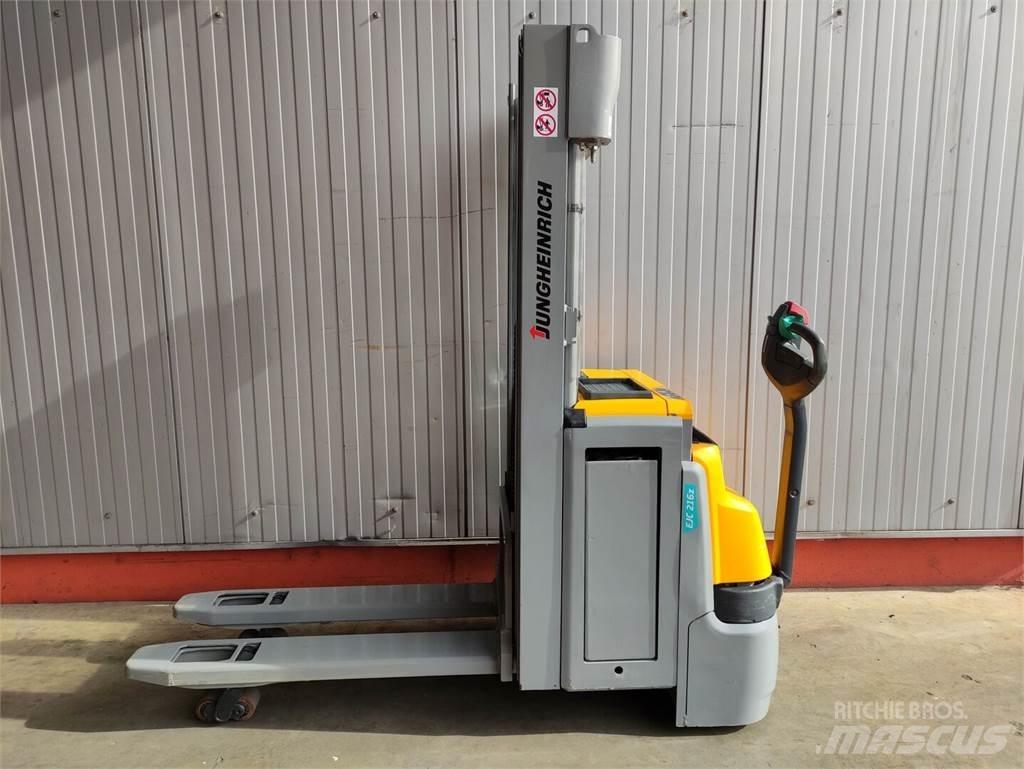 Jungheinrich EJC216z 手推堆垛车