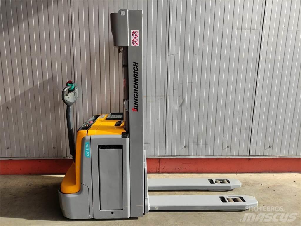 Jungheinrich EJC216z 手推堆垛车