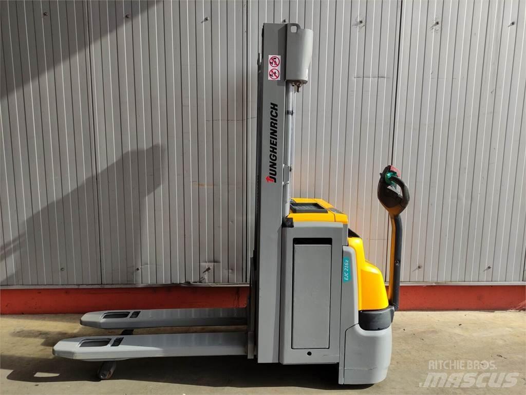 Jungheinrich EJC216z 手推堆垛车