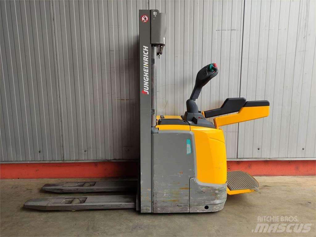 Jungheinrich ERC 212 手推堆垛车