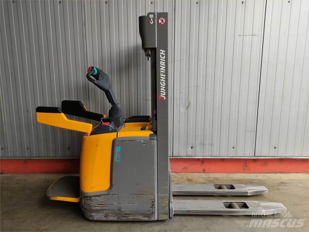 Jungheinrich ERC 212 手推堆垛车