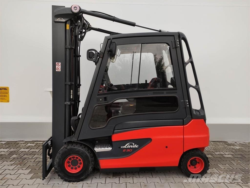 Linde E30L/387 (LACK NEU) 电动叉车