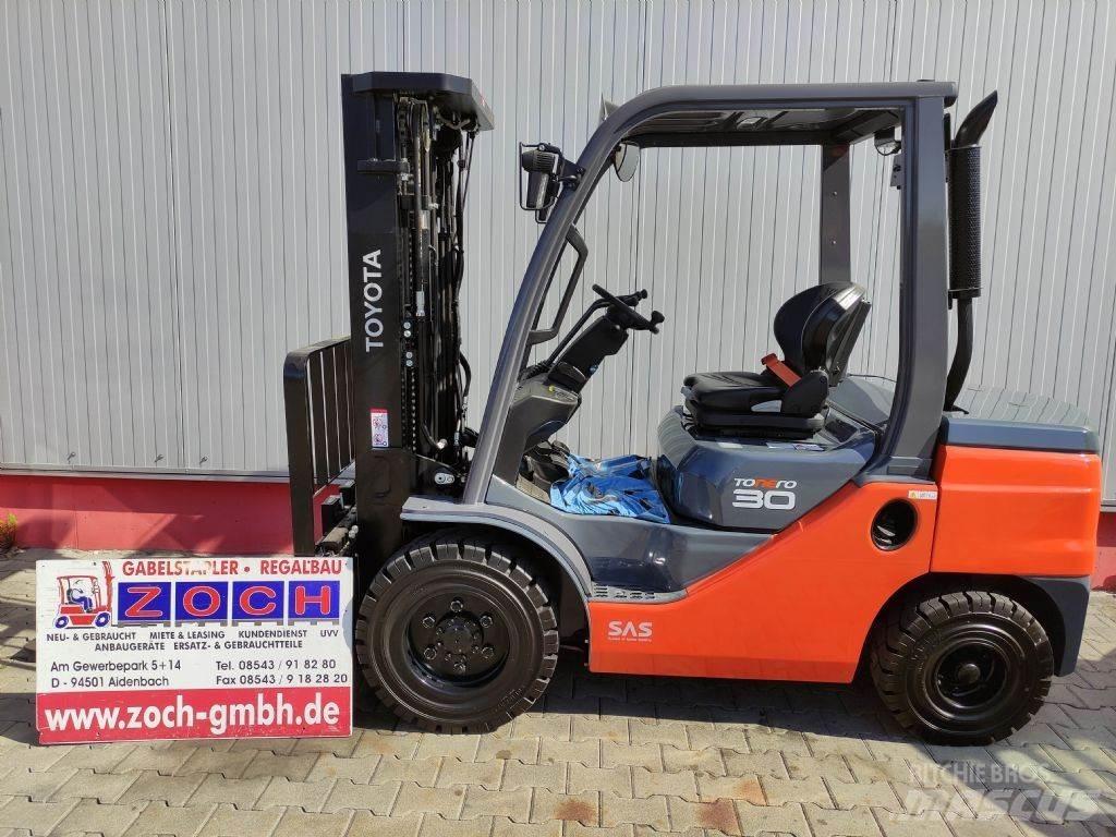 Toyota 52-8FDF30 柴油叉车