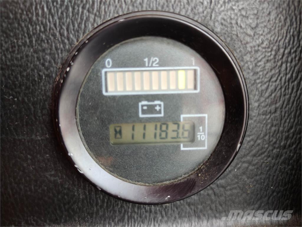 Toyota SLL 16 手推堆垛车