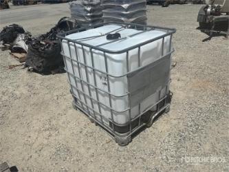 4 ft x 3 ft 3 in 275 Gallon IBC Tote Tank