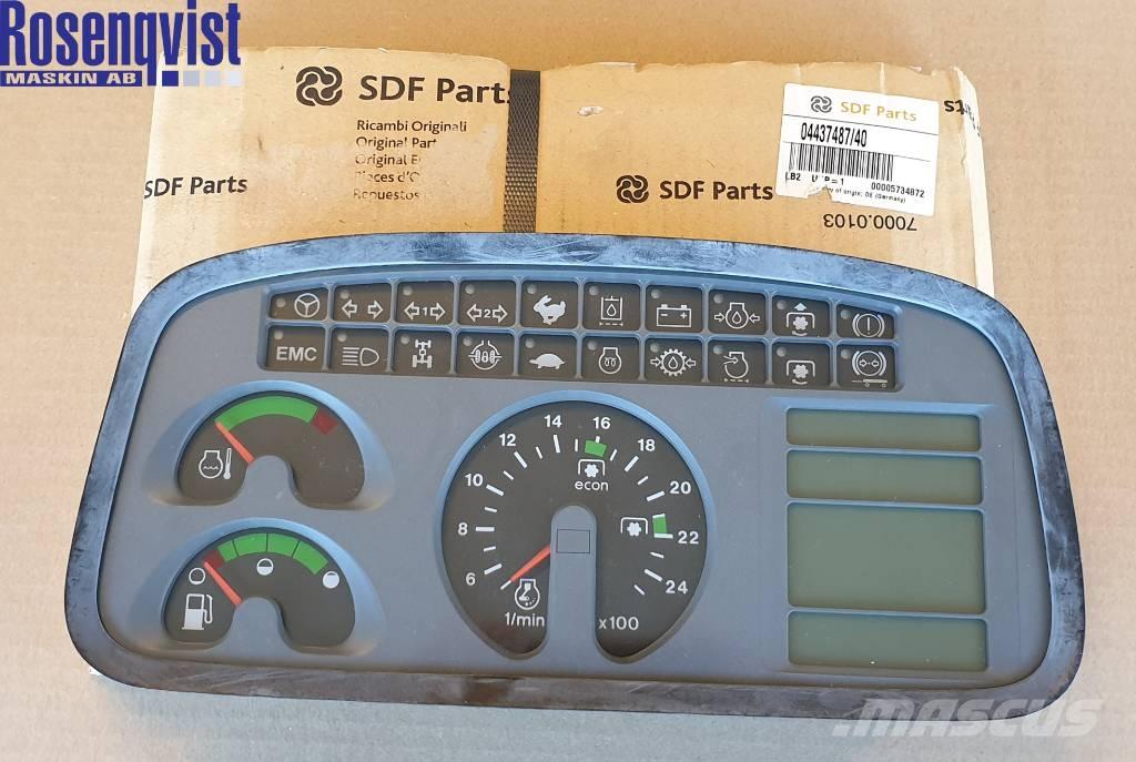 Deutz-Fahr Agrotron Infocenter 04437487/40, 0443 7487 电子设备