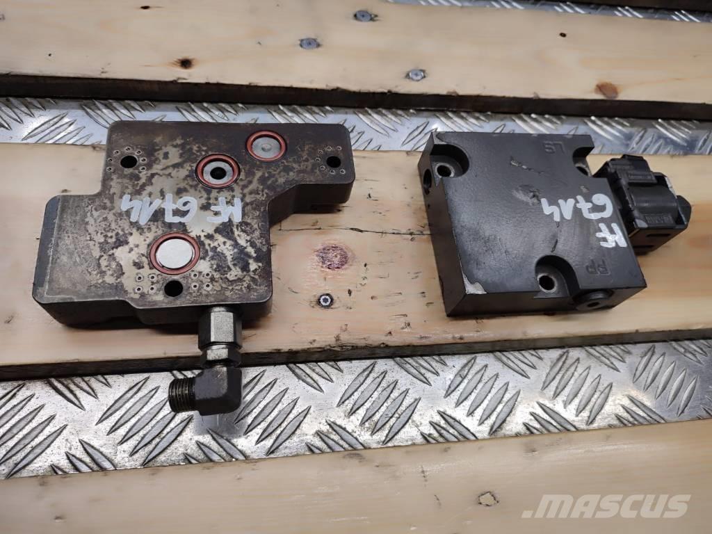 CLAAS ARION 650 hydraulic distributor sections 液压