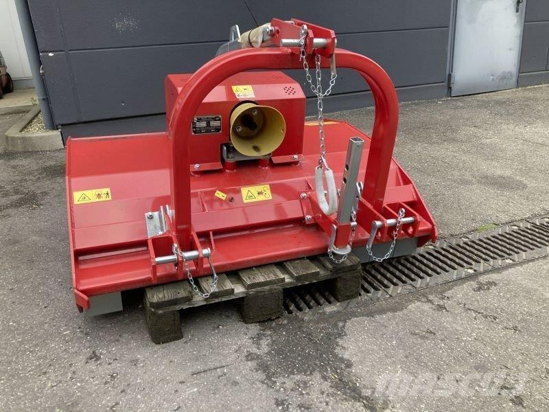 Fischer DDM 140 FISCHER WEINBAU-SCHLEG 青饲料收获机
